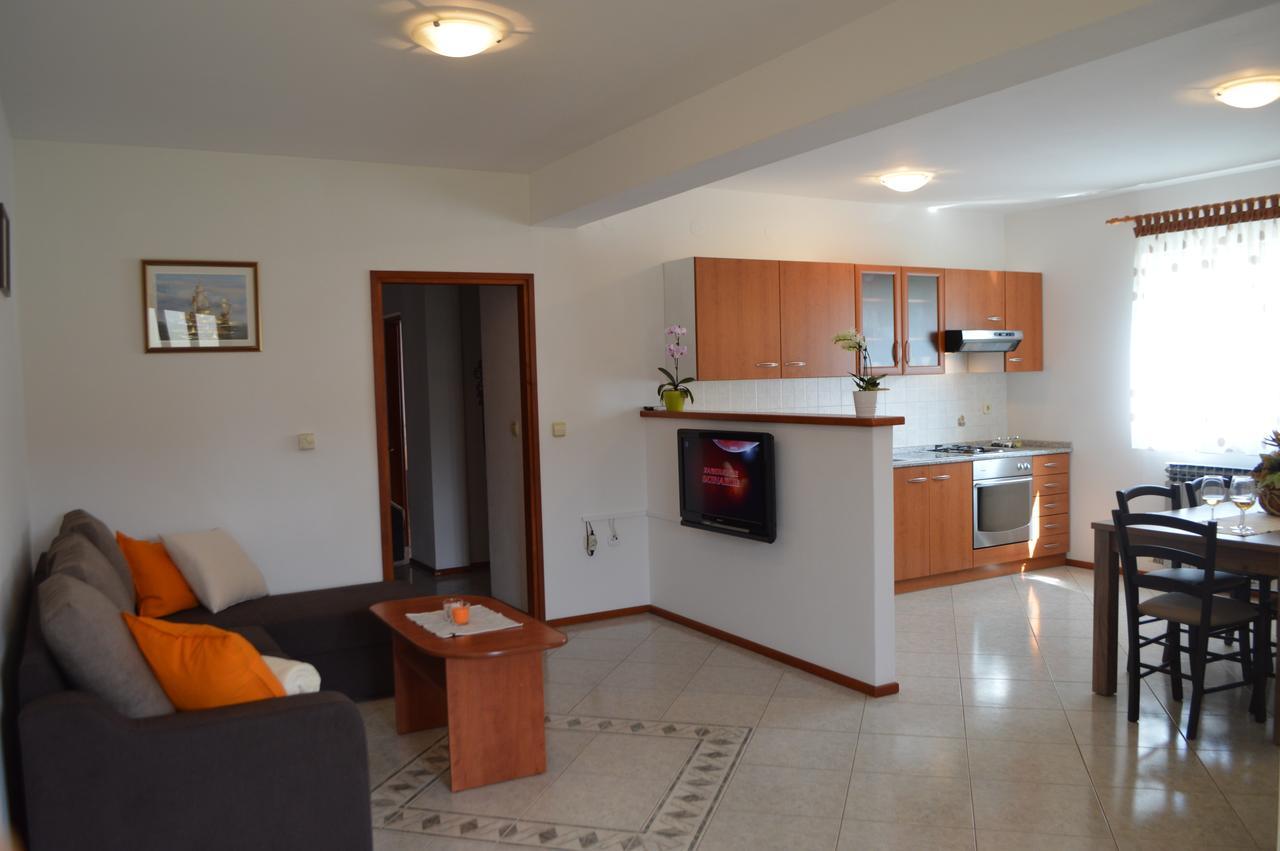 Apartment M&M Marasi Buitenkant foto